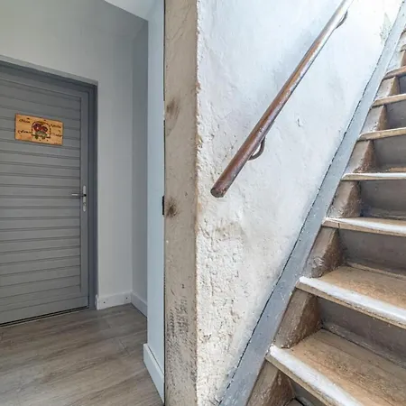Apartment Rated 3 Stars In The Heart Of The Old Town Of